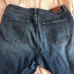 Levi’s skinny jeans- size 32